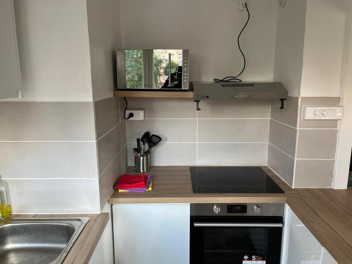 Appartement Quai De Seine // Proche Docks // Proche Des Transports // Calme Et Agreable