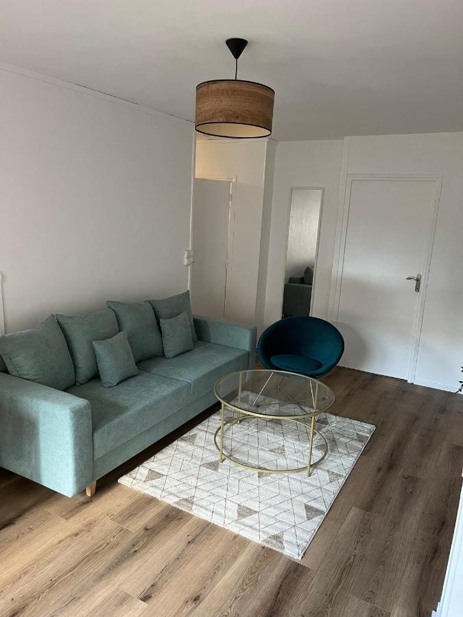 Appartement Quai De Seine // Proche Docks // Proche Des Transports // Calme Et Agreable